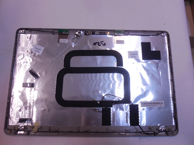 Zadní kryt LCD / LCD Back Cover (s Webkamerou a WiFi kabely) pro HP G62-a20EC