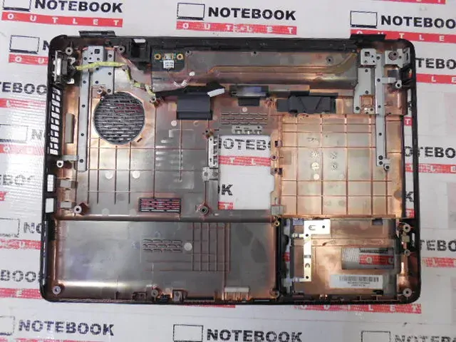 Spodní vana - Toshiba Satellite L300D