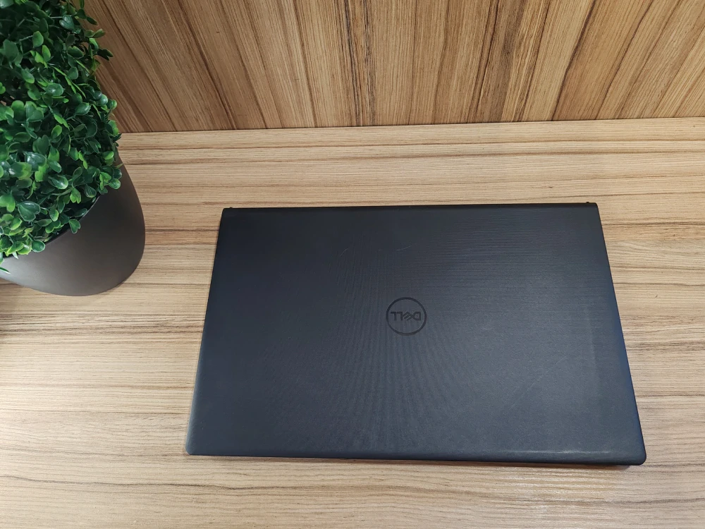 Dell Vostro 15 3530