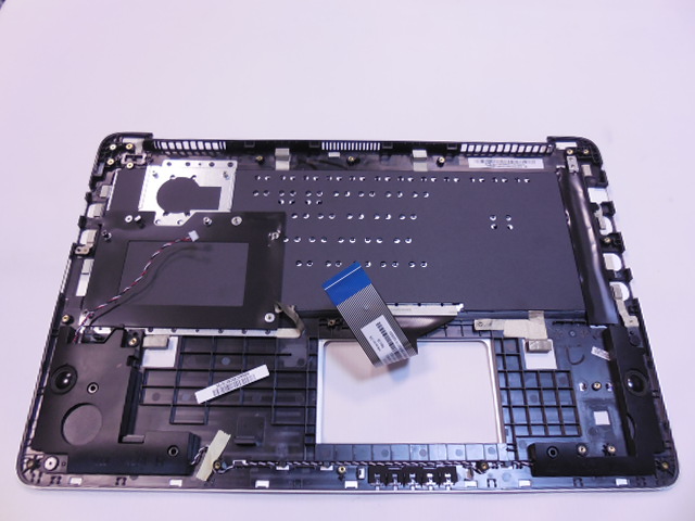 Horní kryt / Palmrest s klávesnicí pro ASUS K501L