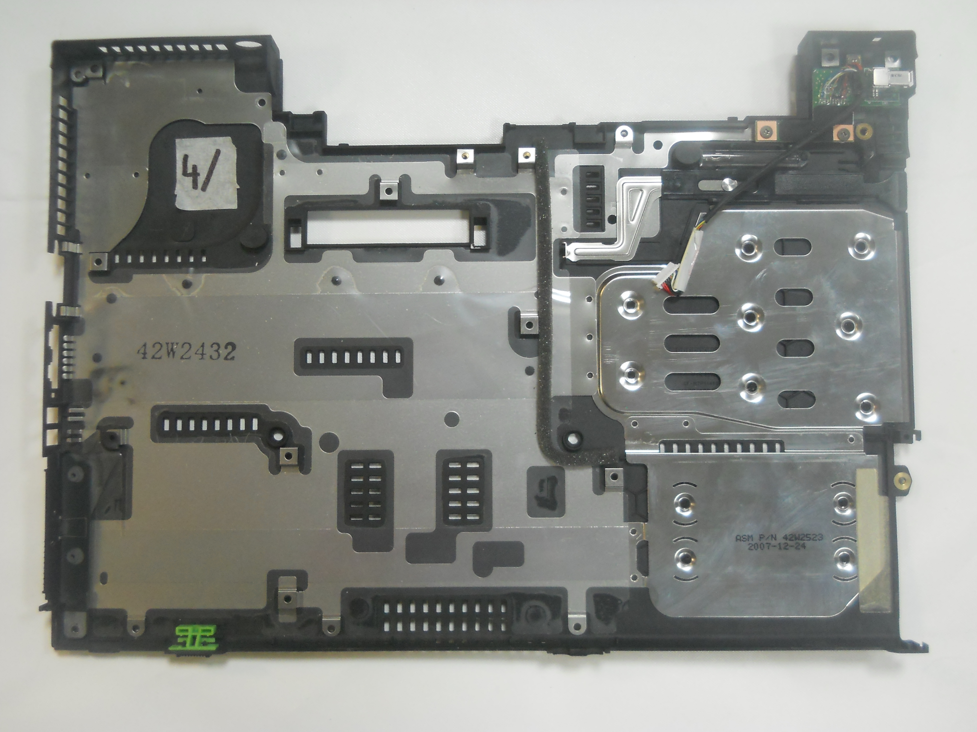 Spodní vana / Bottom case pro Lenovo ThinkPad T61