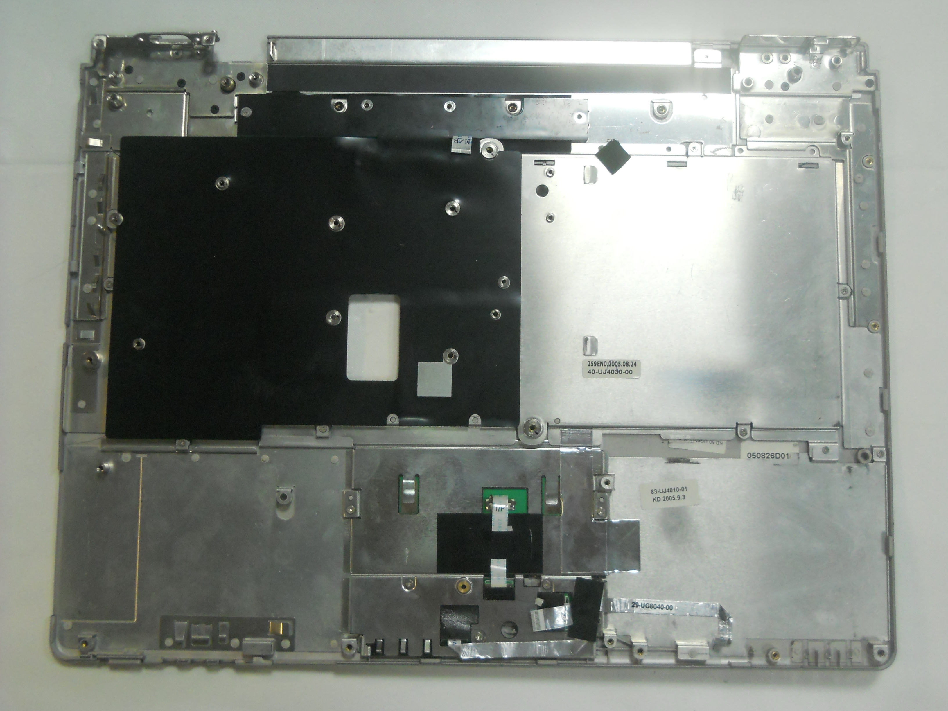 Horní kryt / Palmrest s Touchpadem pro Prestigio NOBILE 1590