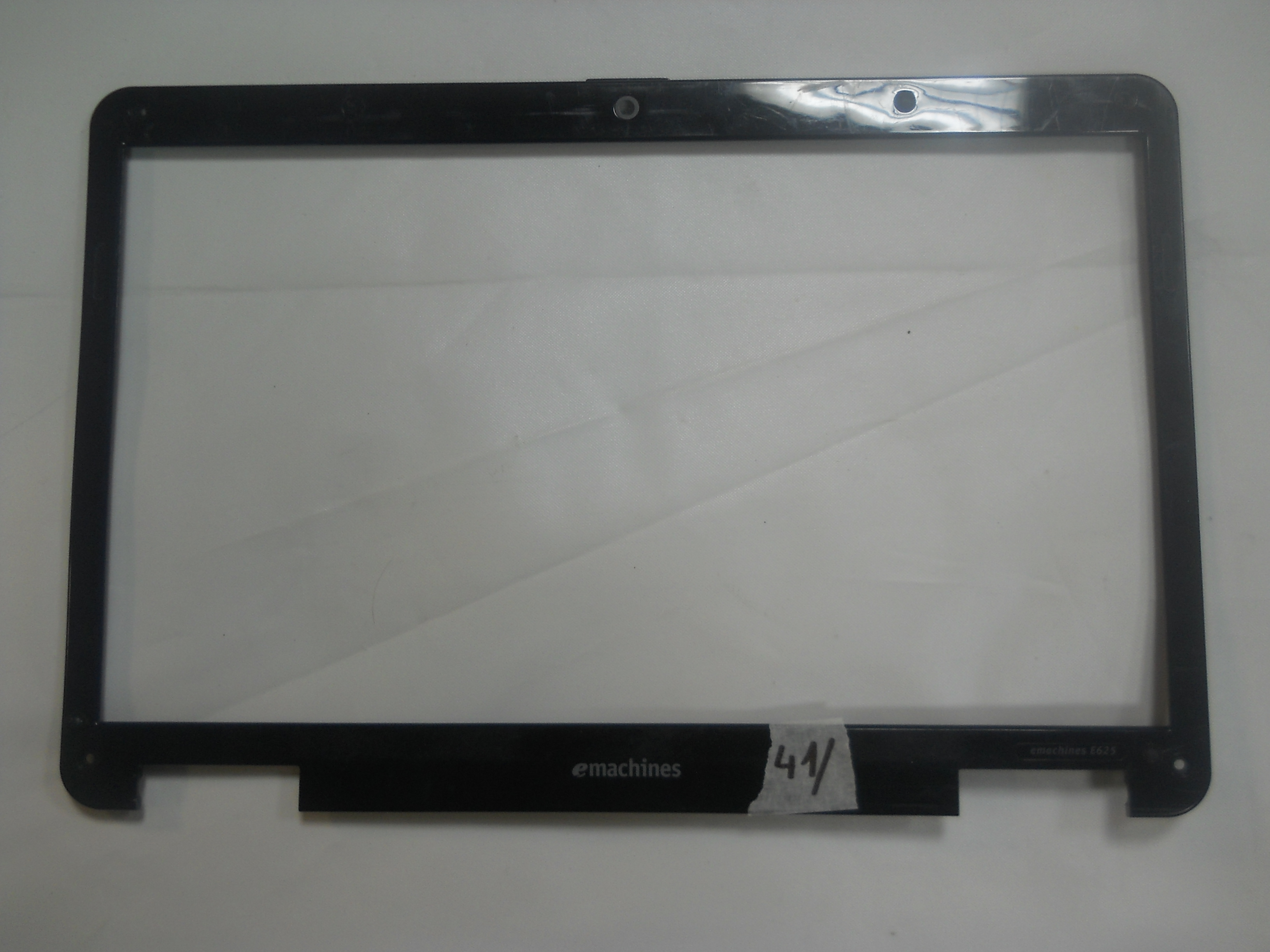 Přední kryt LCD / Front bezel LCD pro Emachines E625