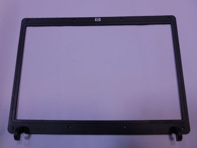 Přední kryt LCD / Front bezel LCD pro HP 530