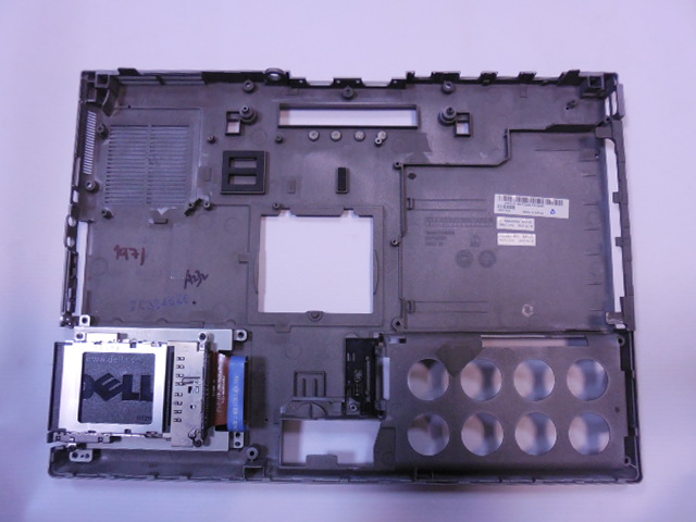 Spodní vana / Bottom case pro Dell Latitude D830 (PP04X)