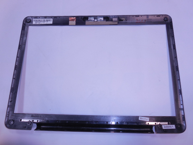 Přední kryt LCD / Front bezel LCD pro Toshiba Satellite L730