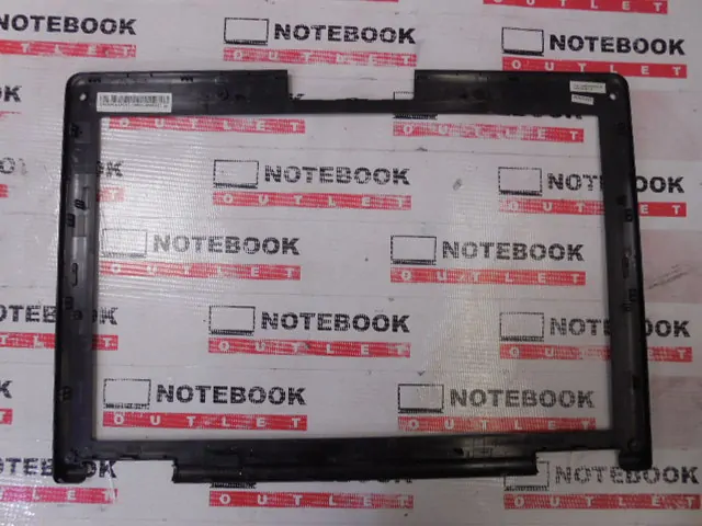 Přední kryt LCD - ASUS M50V