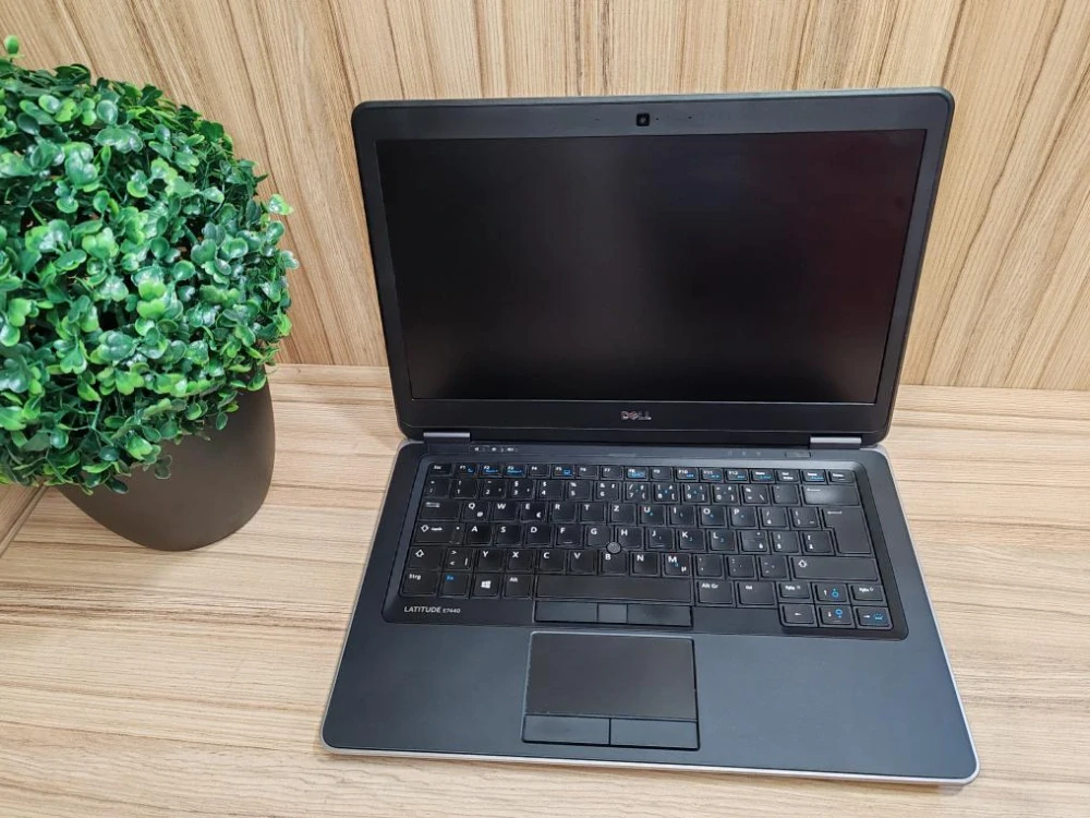 DELL Latitude E7440