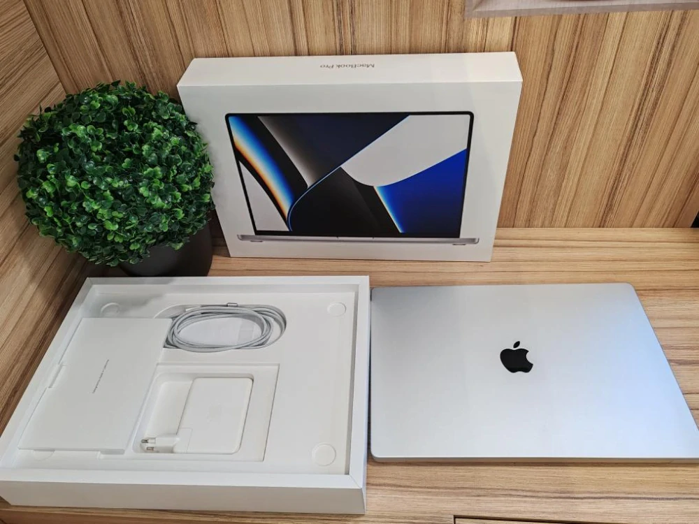 MacBook Pro (16palcový, 2021)