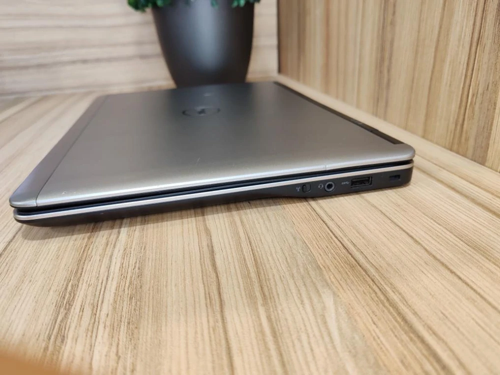 DELL Latitude E7440