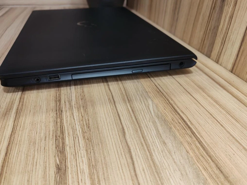 Fujitsu Lifebook A555