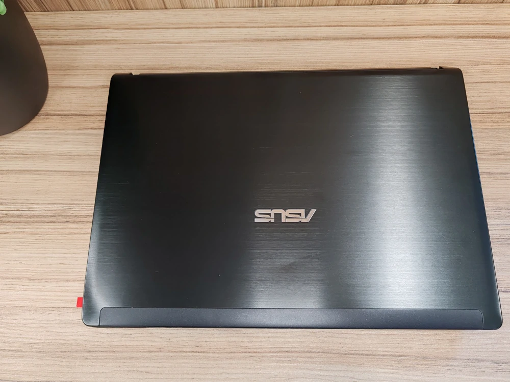 Asus UL30A-QX141X