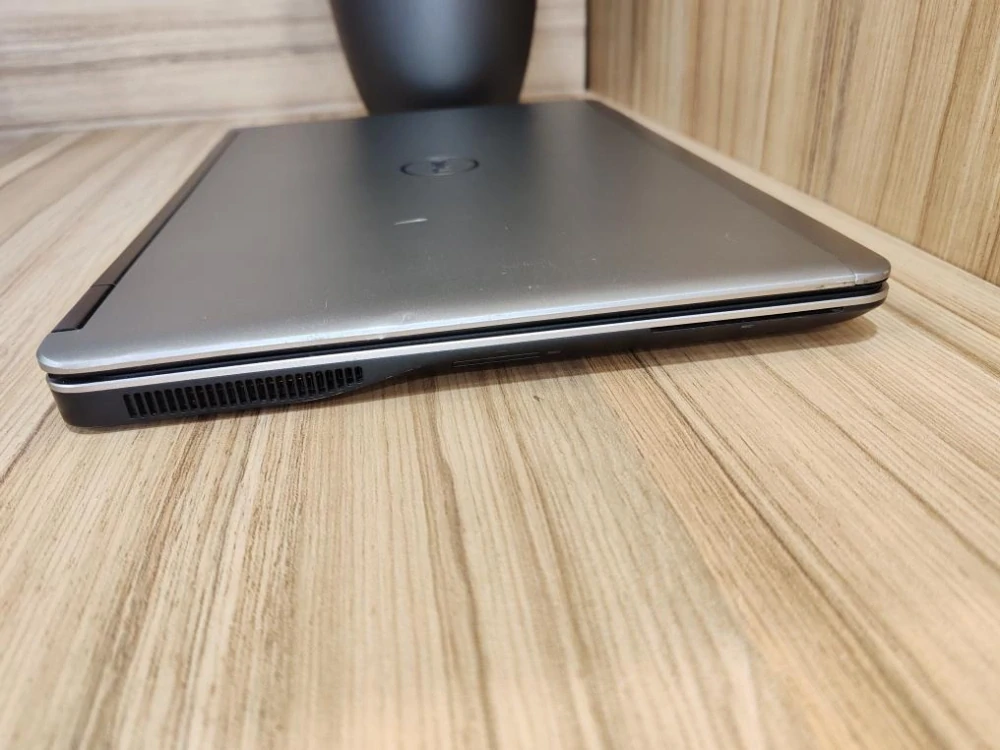 DELL Latitude E7440