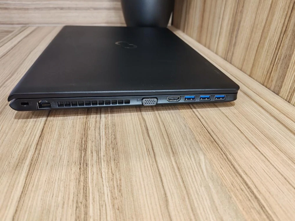 Fujitsu Lifebook A555