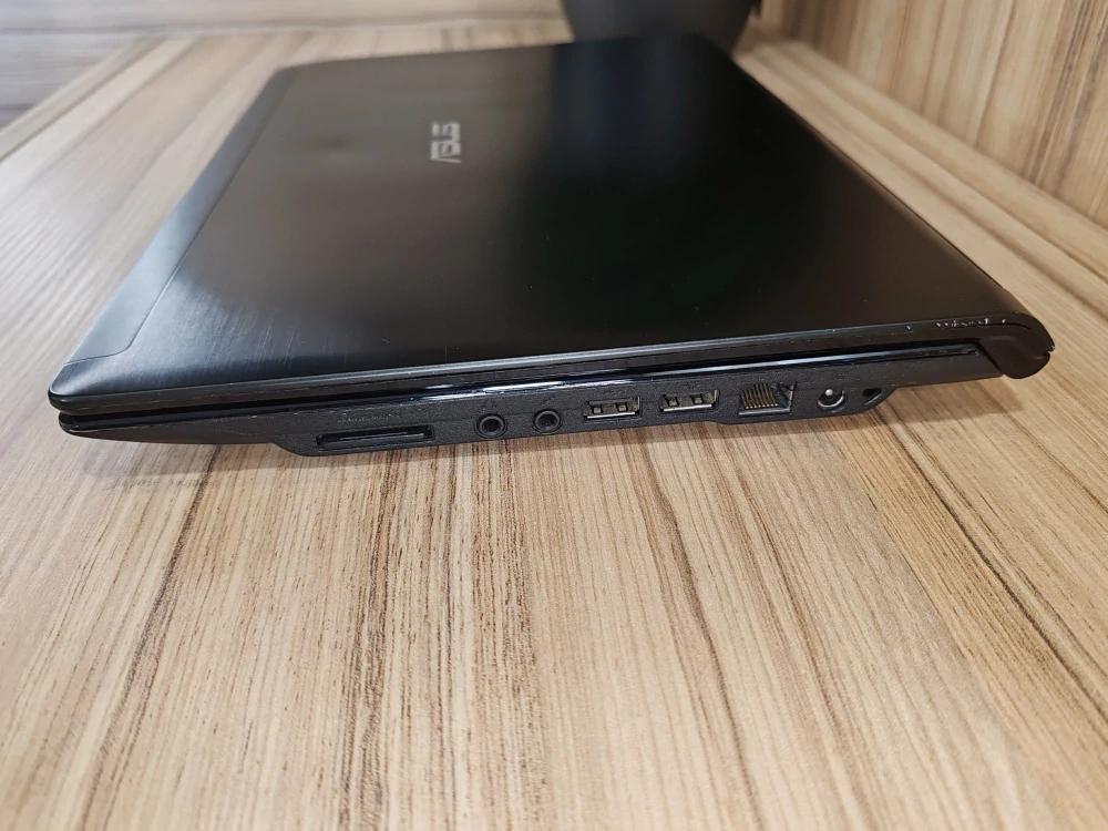Asus UL30A-QX141X