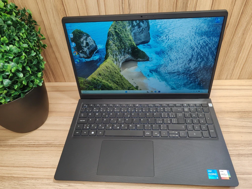 Dell Vostro 15 3530