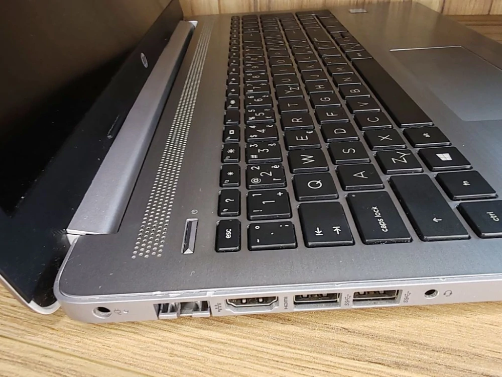 HP 250 G7 - i5